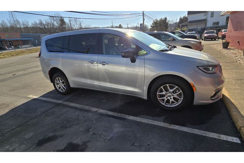 Chrysler Pacifica Touring L - 6176